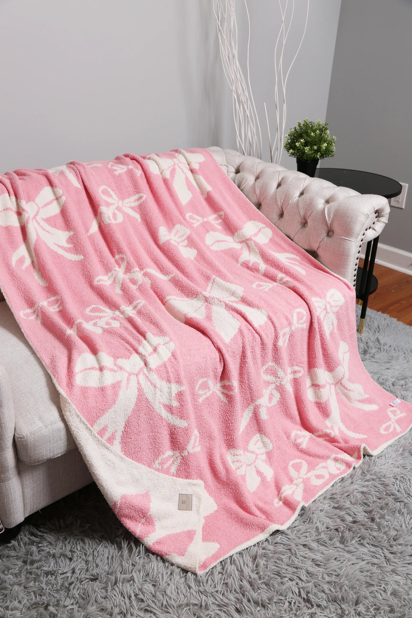 Bow Luxury Soft Throw Blanket - Baby Pink